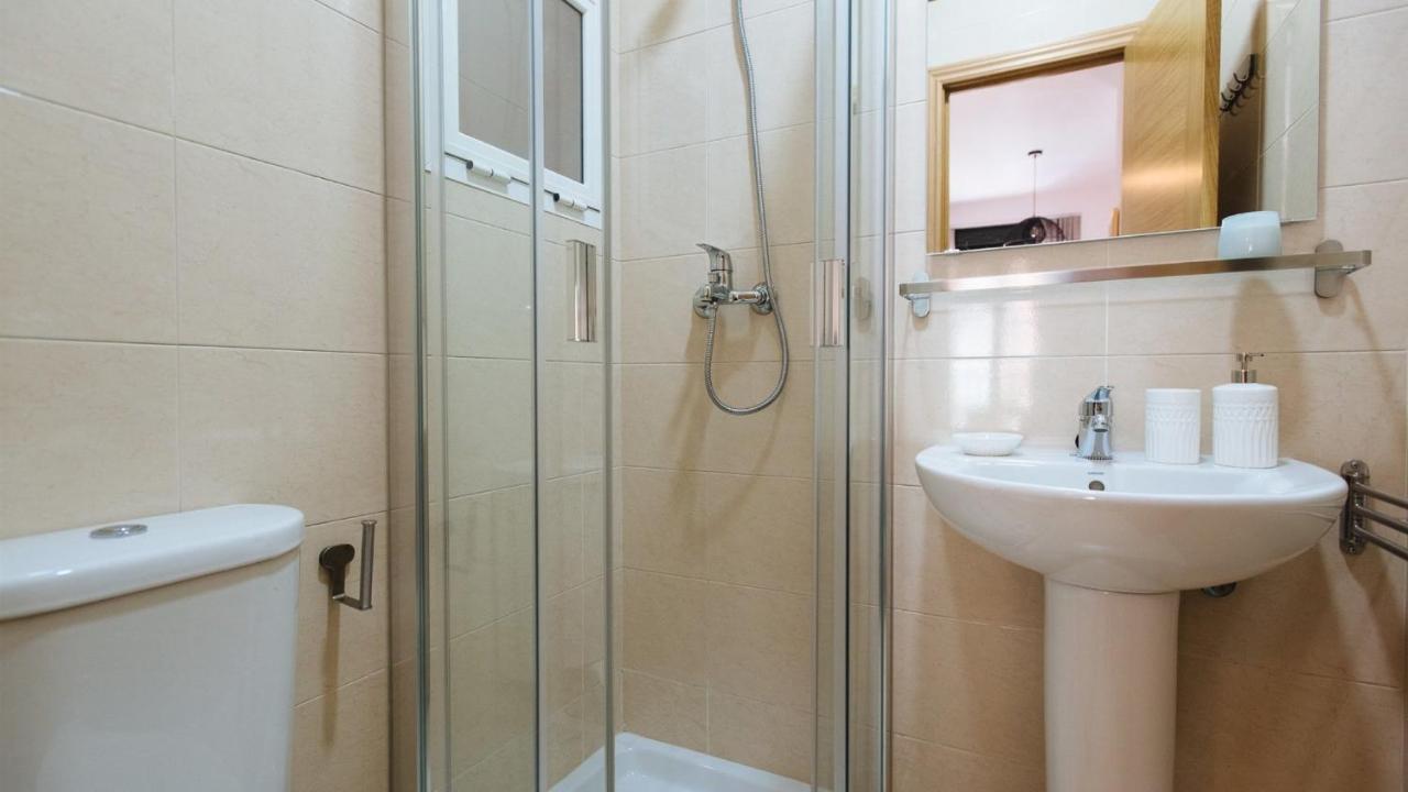 Chiqui And Vicente Suite Apartments Siviglia Esterno foto