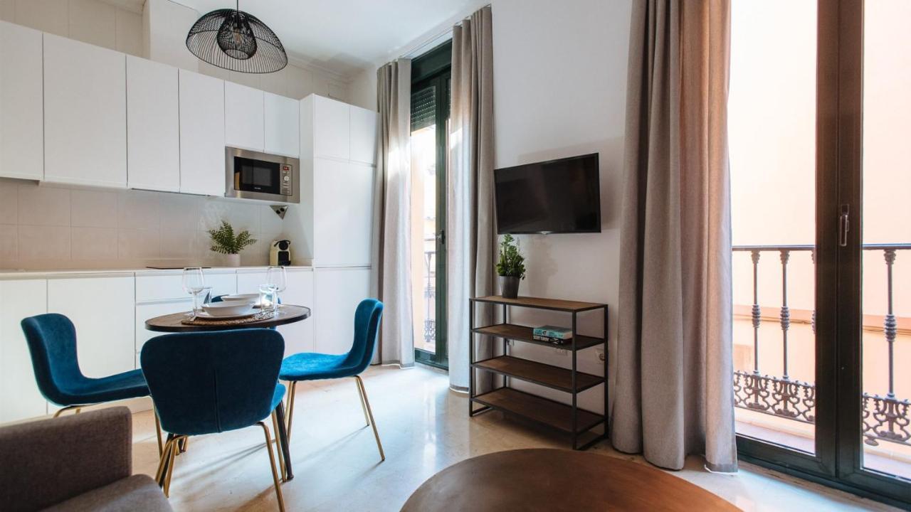 Chiqui And Vicente Suite Apartments Siviglia Esterno foto