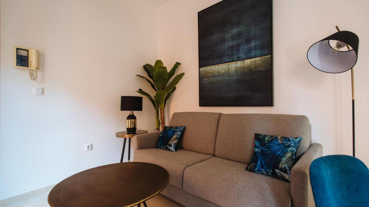 Chiqui And Vicente Suite Apartments Siviglia Esterno foto