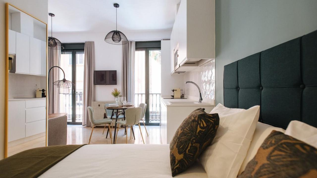 Chiqui And Vicente Suite Apartments Siviglia Esterno foto