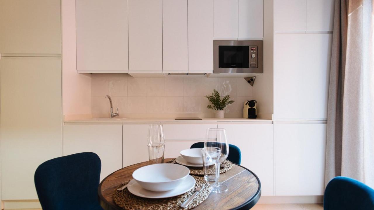 Chiqui And Vicente Suite Apartments Siviglia Esterno foto
